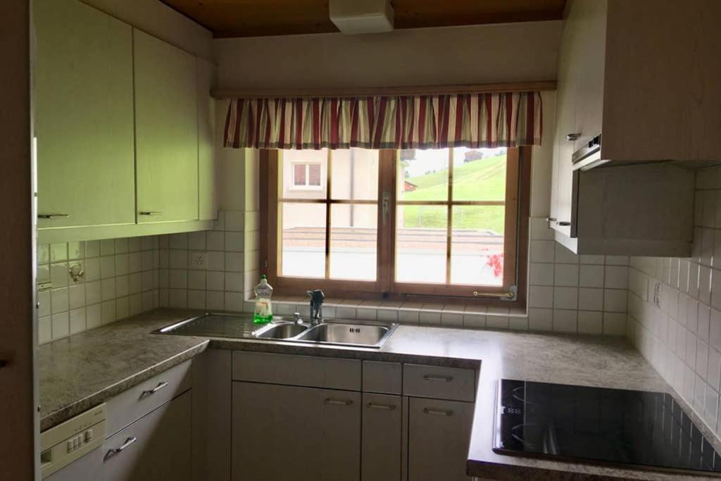 Ferienwohnung Uf Z'Enisch Klosters Exterior photo