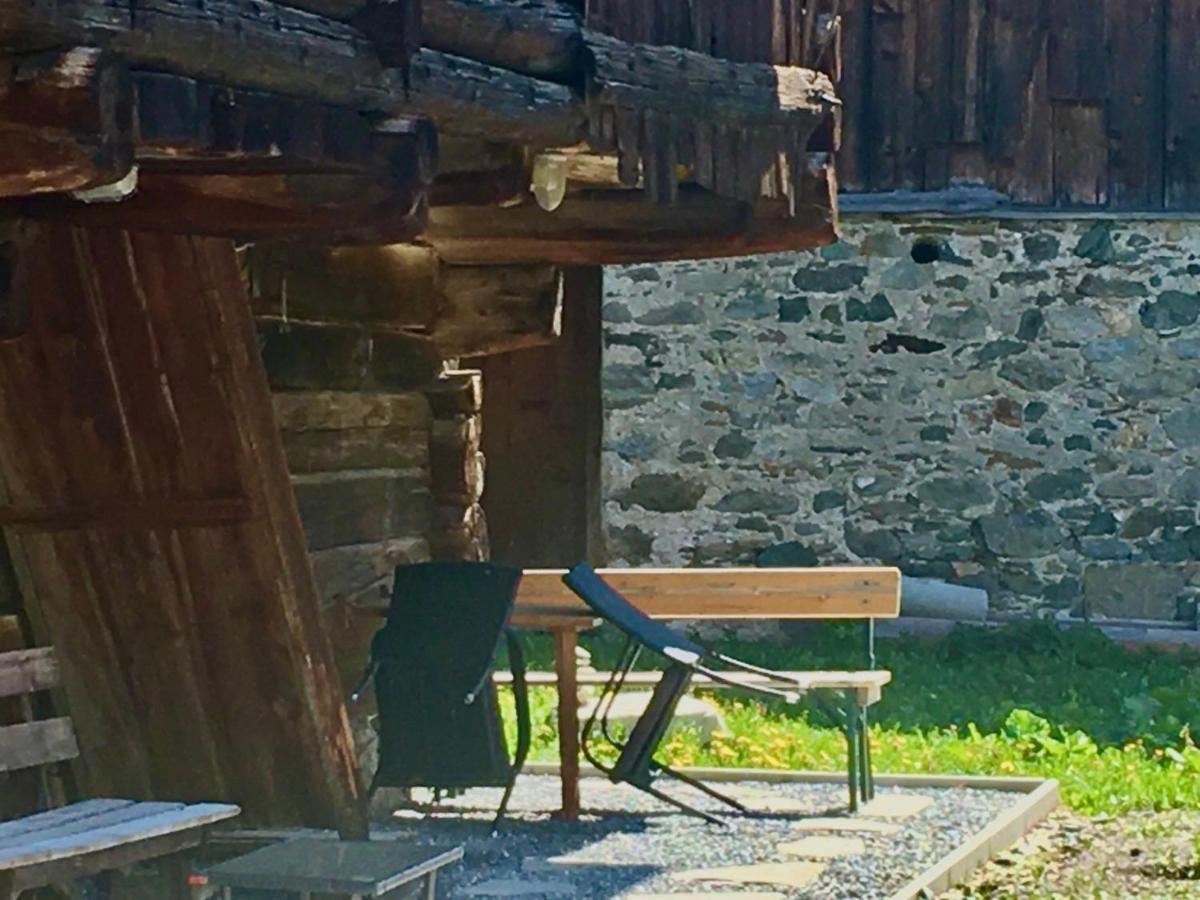 Ferienwohnung Uf Z'Enisch Klosters Exterior photo