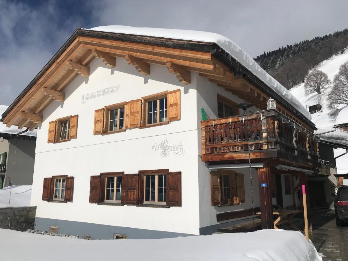 Ferienwohnung Uf Z'Enisch Klosters Exterior photo