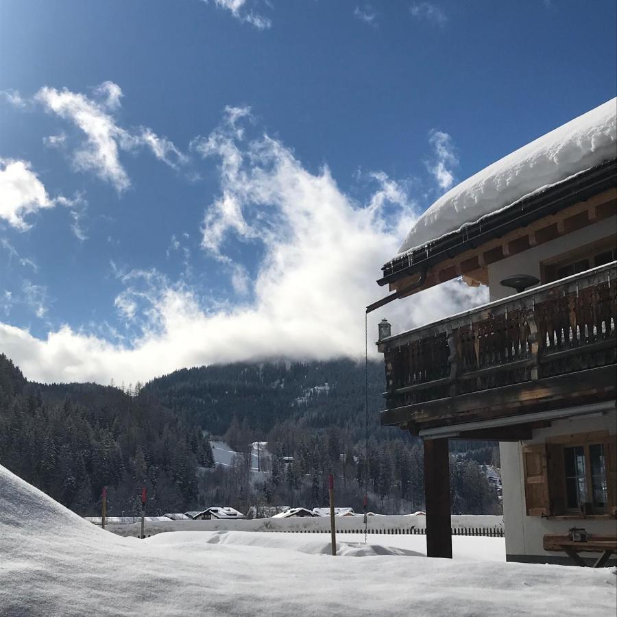 Ferienwohnung Uf Z'Enisch Klosters Exterior photo