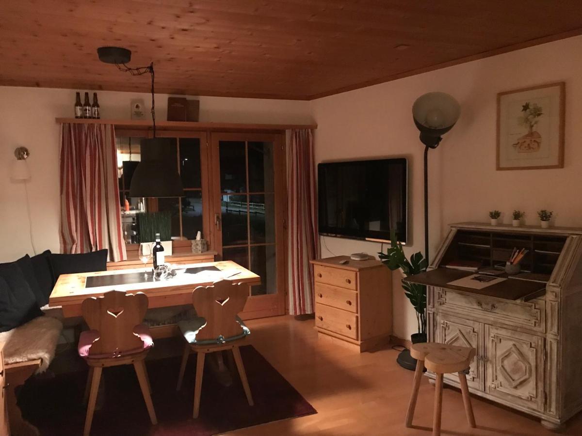 Ferienwohnung Uf Z'Enisch Klosters Exterior photo