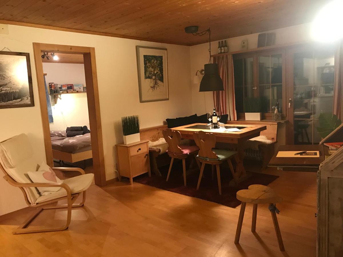 Ferienwohnung Uf Z'Enisch Klosters Exterior photo