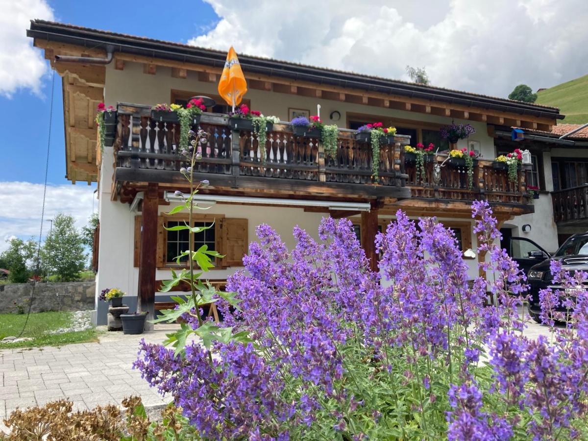 Ferienwohnung Uf Z'Enisch Klosters Exterior photo